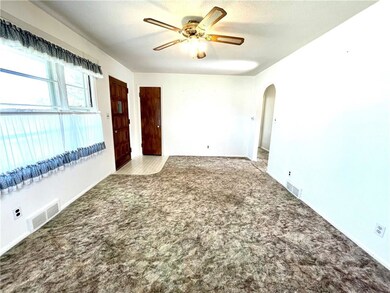 1520 W 2nd St N, Newton, IA 50208 - photo 2