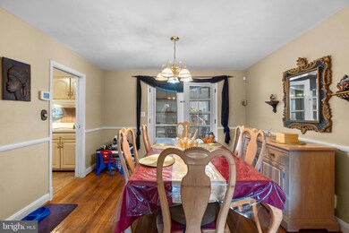 6686 Collinsdale Rd, Parkville, MD 21234 - photo 6