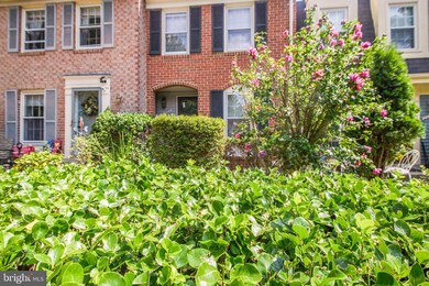 20504 Strath Haven Dr, Montgomery Village, MD 20886 - photo 2