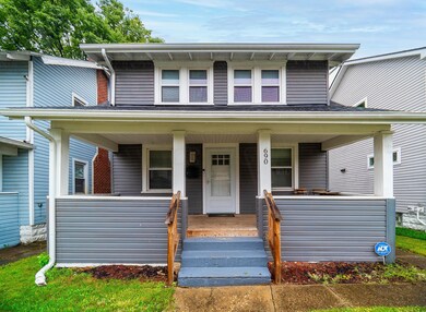690 E Kossuth-4