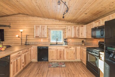 09 Kitchen (2 of 4)