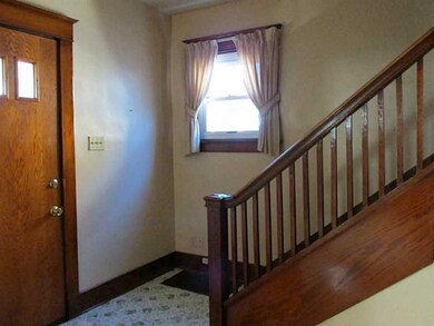 Entry/Foyer. Super Entry. When entering you see th