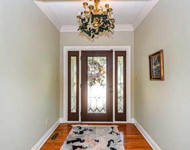 Beautiful and spacious Foyer