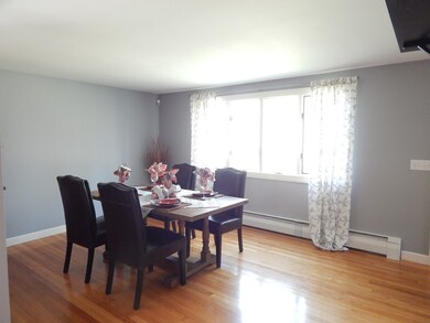 10 Wayne Ct, Holyoke, MA 01040 - photo 7