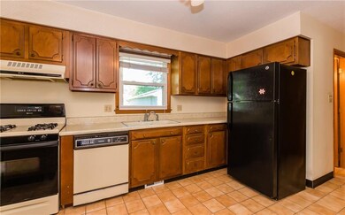 3709 Bel Aire Rd, Des Moines, IA 50310 - photo 5