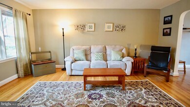 8119 Glen Gary Rd, Parkville, MD 21234 - photo 5