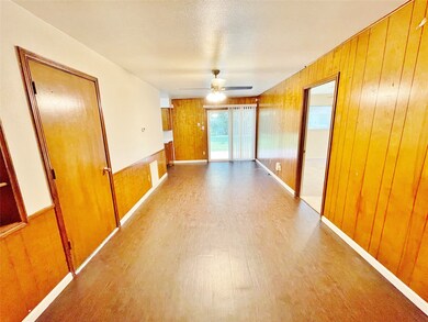 10923 Keese Dr, Houston, TX 77089 - photo 5