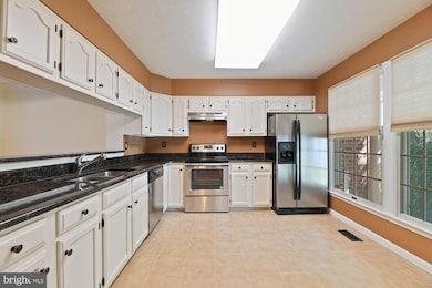 2730 Quarry Heights Way, Baltimore, MD 21209 - photo 6