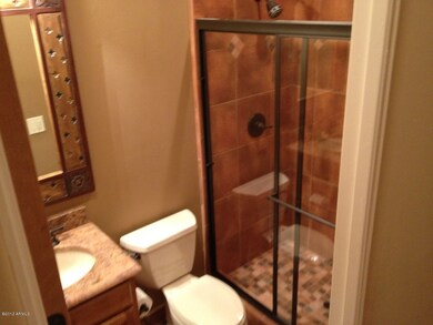 Hall Bath (2)