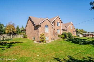 5405 Colonyridge Rd, Louisville, KY 40229 - photo 2