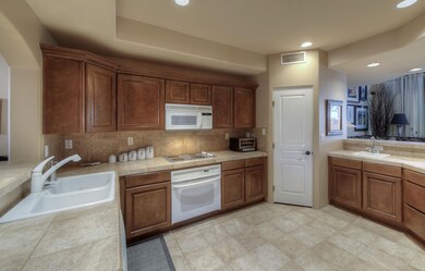 005_Kitchen