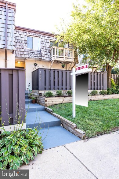 1664 Valencia Way, Reston, VA 20190 - photo 3