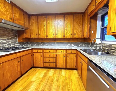 1500 W Main St, Denison, TX 75020 - photo 5