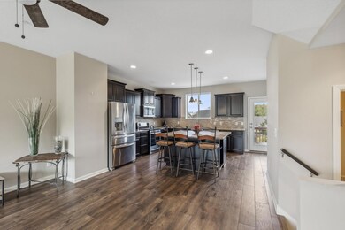 Beautiful, Modern, Large Kitchen to enjoy