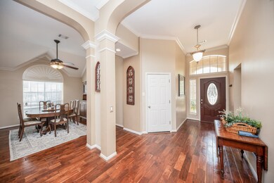 Vaulted ceilings!