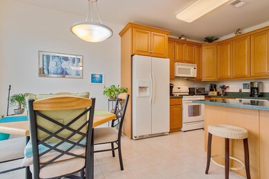 07_10SandraCt_191_KitchenBreakfastRoom_H