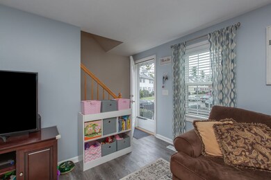 10 Wyndmere Dr, Londonderry, NH 03053 - photo 4