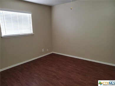 1120 N King St unit 209, Seguin, TX 78155 - photo 2
