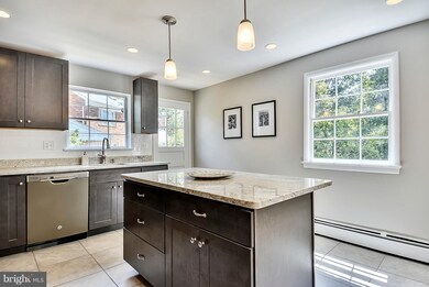 6227 Lakeview Dr, Falls Church, VA 22041 - photo 4