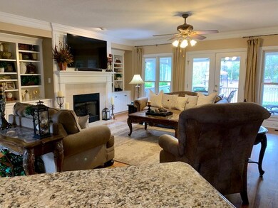 open from kitchen to family