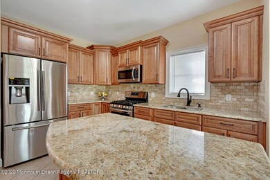 818 Linden Rd, Toms River, NJ 08753 - photo 2