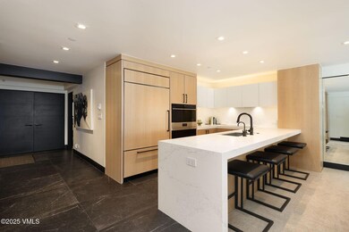 montaneros_304_interior_kitchen