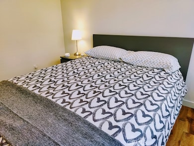 748 1/4 Ridgeley Dr, Los Angeles, CA 90036 - photo 3