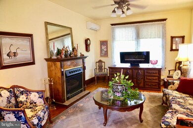 35 Carpenter Ave, Wardensville, WV 26851 - photo 2