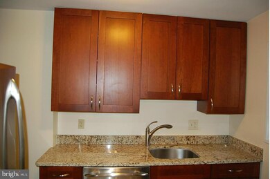 6847 Radcliffe Dr, Alexandria, VA 22307 - photo 2