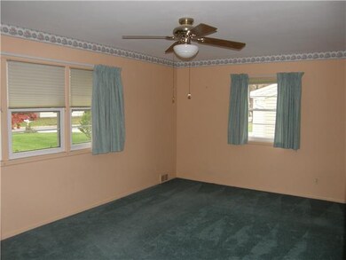 Master Bedroom Another nice size room with plush c