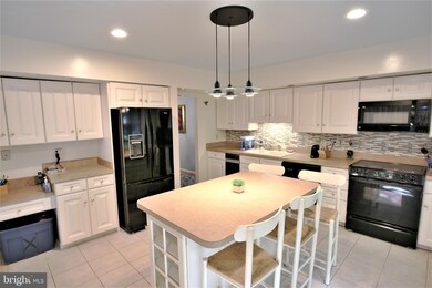 2139 Chapel Valley Ln, Lutherville Timonium, MD 21093 - photo 7