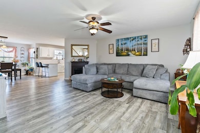 207 Clover Pointe Dr, Somerset, KY 42503 - photo 3