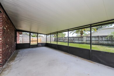 006-photo-screened-porch-9026058