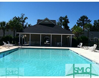 Swimming Pool/Hot Tub/Sauna. Community Pool