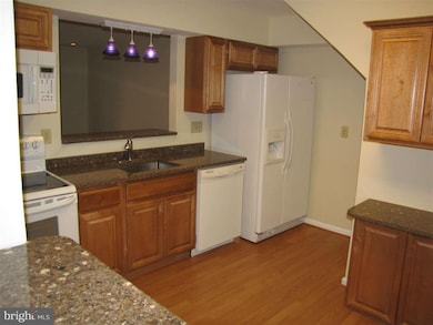 11333 Morning Gate Dr, Rockville, MD 20852 - photo 3