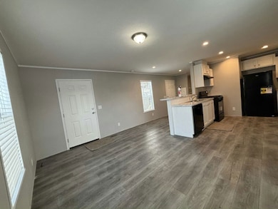 24714 N Morgan Ct unit 37, Harrison Township, MI 48045 - photo 2