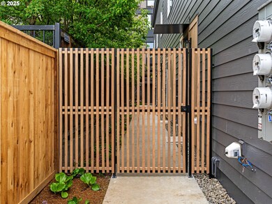 4960 SE Caruthers St unit 6, Portland, OR 97206 - photo 3