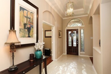 Recessed art niche and loads of wall space for art