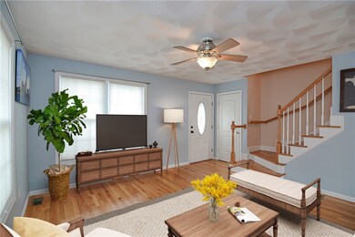 137 S Bend St, Pawtucket, RI 02860 - photo 7