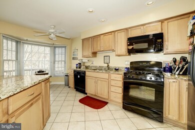 12768 Dogwood Hills Ln, Fairfax, VA 22033 - photo 7