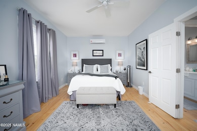 2576 W Roberts_Bedroom Straight