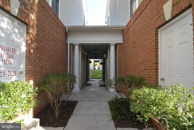 7123 Huntley Creek Place unit 49, Alexandria, VA 22306 - photo 2