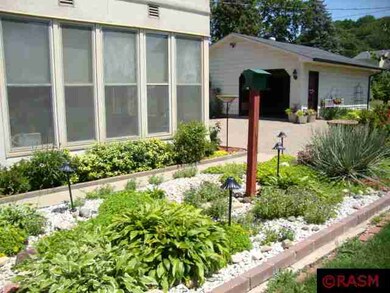 1719 N Broad St, Mankato, MN 56001 - photo 7