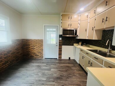 827 S Miami Ave, Sidney, OH 45365 - photo 7