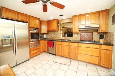 85 Othen St, Edison, NJ 08817 - photo 5