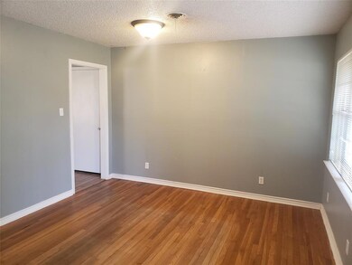 561 Lakeshore Dr, Ennis, TX 75119 - photo 5