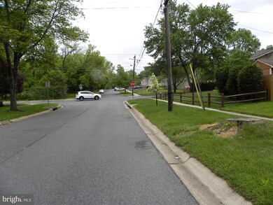 13402 Turkey Branch Pkwy, Rockville, MD 20853 - photo 3