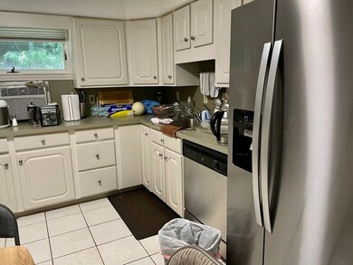 487 Lowell Ave unit 2, Newtonville, MA 02460 - photo 4