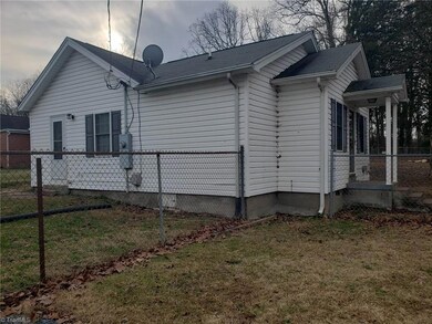 202 Sharon Ave, Asheboro, NC 27203 - photo 3