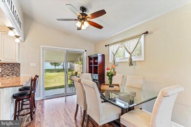 412 Hampshire Dr, Broomall, PA 19008 - photo 7